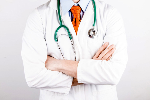 Врачи